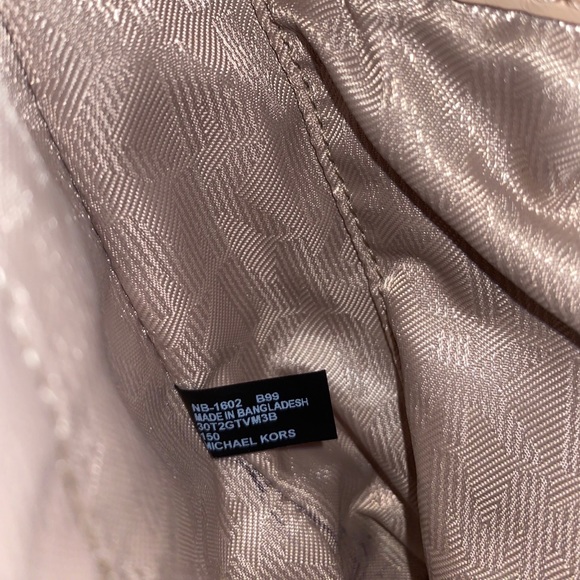 NWOT Michael Kors Crossbody Bag Vanilla Jet Set - Picture 4 of 5